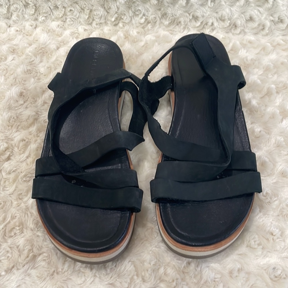 Merrell sandals women’s sz 10